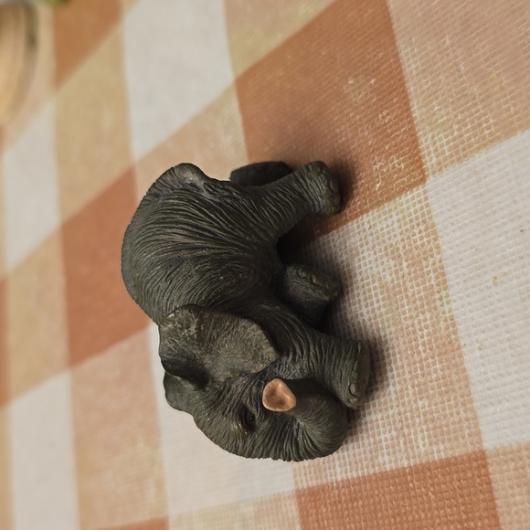 Tiny Elephant Figure - Picture 2 of 6
